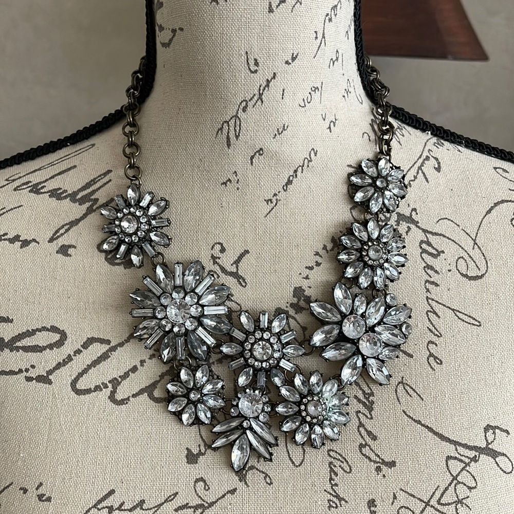 Baublebar dramatic lavallière rhinestone necklace 22” with extension gorgeous
